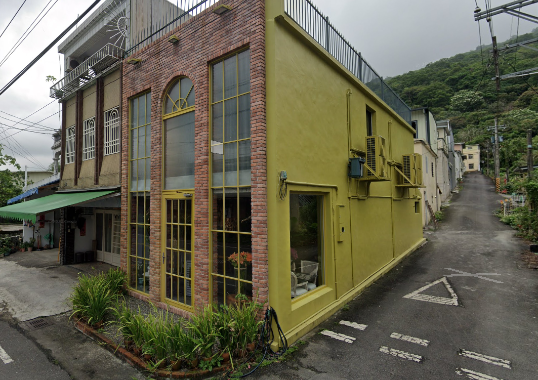 Lady mustard cafe